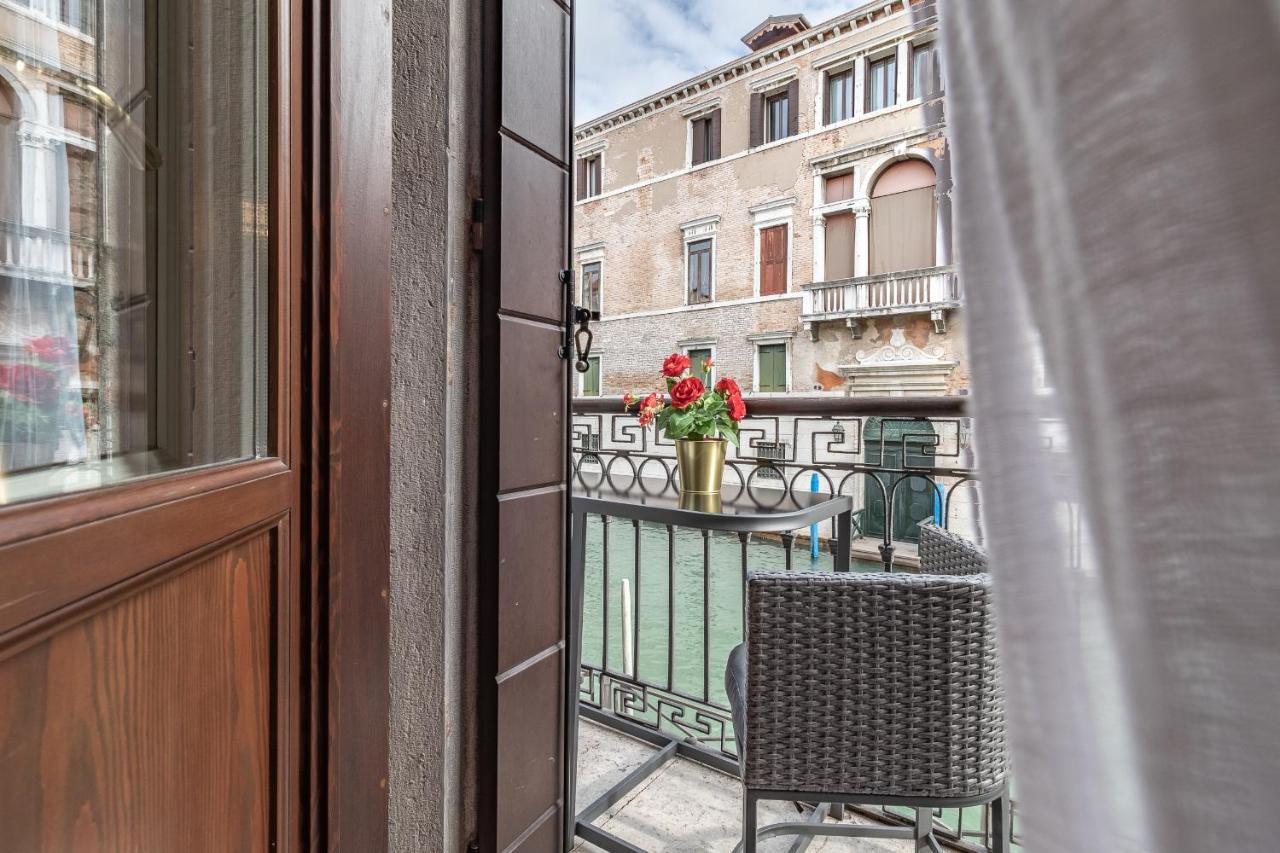 Italian Experience-Riva Degli Schiavoni Boutique Apartment Veneza Exterior foto